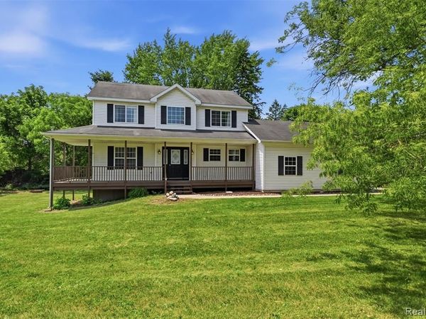 4482 Pleasant Valley Road , Brighton Twp, MI 48114