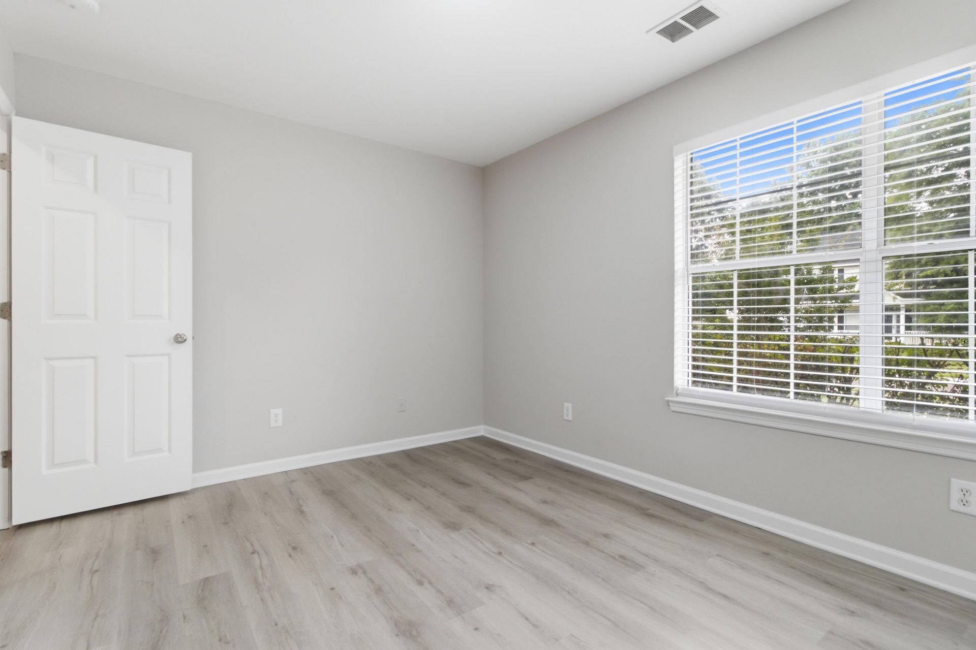 115 Remington Drive Photo 10