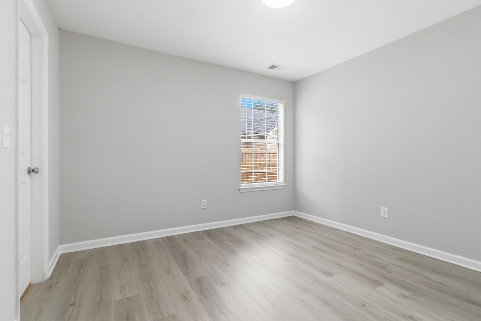 115 Remington Drive Photo 12