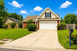 115 Remington Drive photo 4