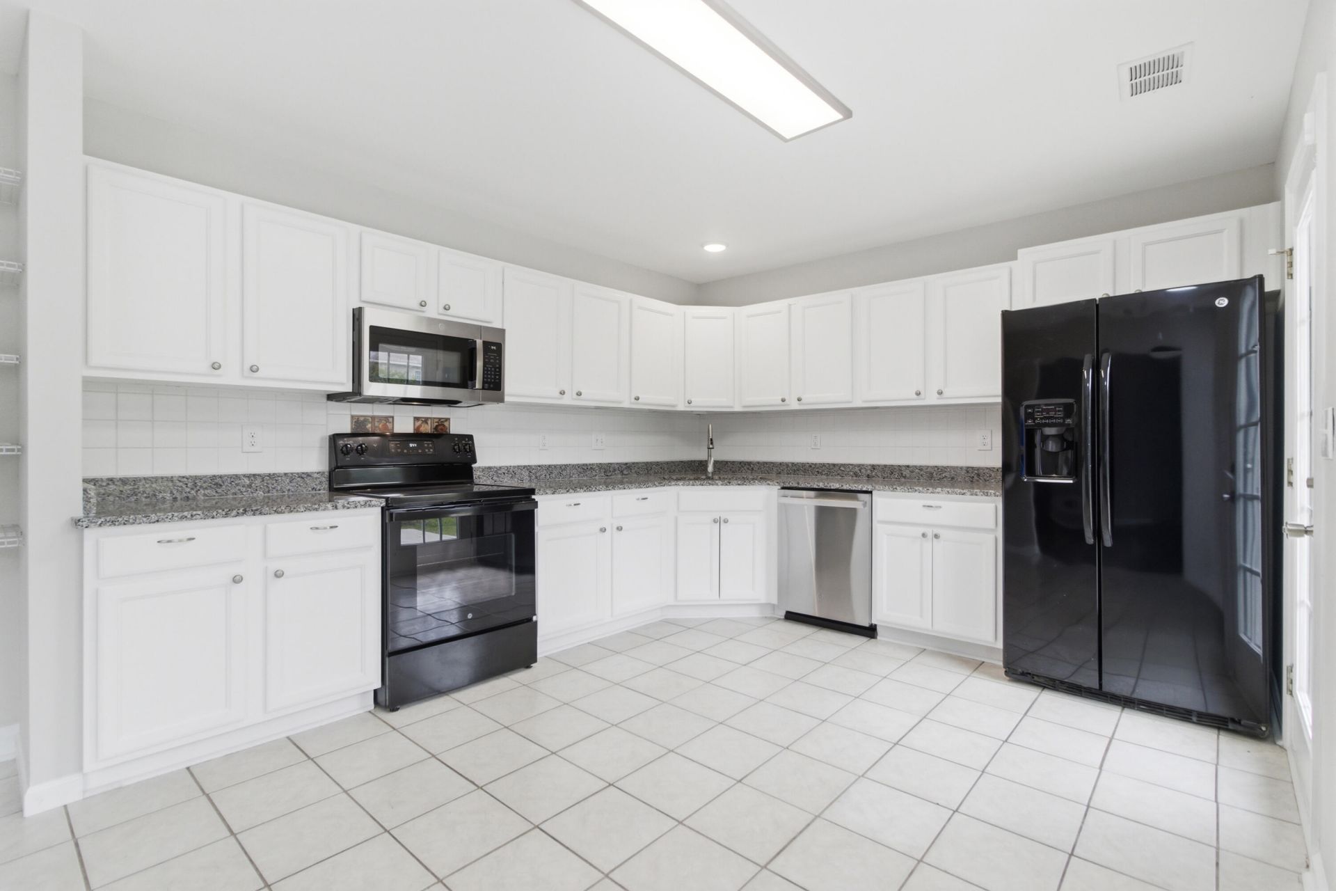 115 Remington Drive Photo 26