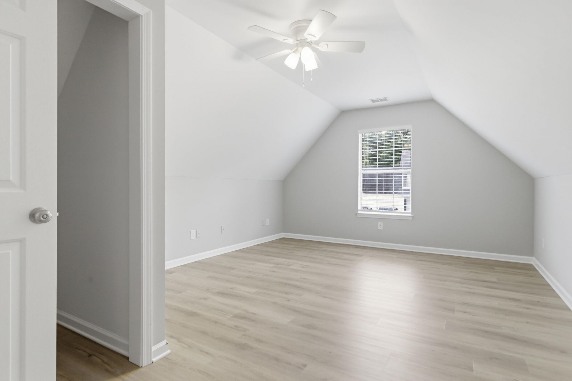 115 Remington Drive Photo 28