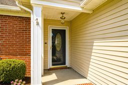 115 Remington Drive photo 4