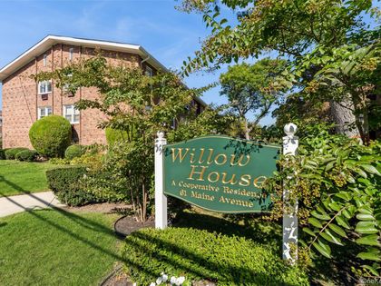 61 Maine Avenue Rockville Centre, NY 11570