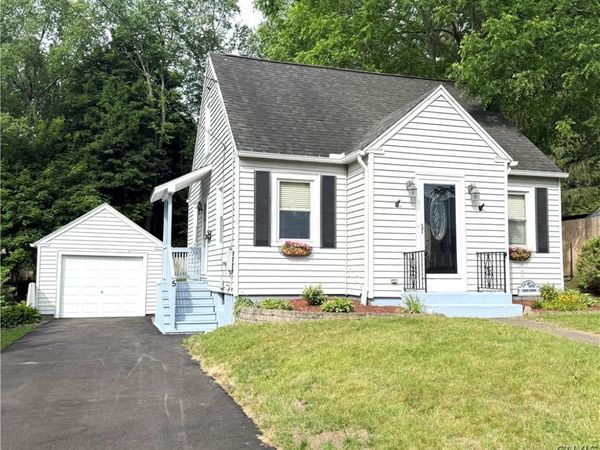 5 White Street , Whitesboro, NY 13492