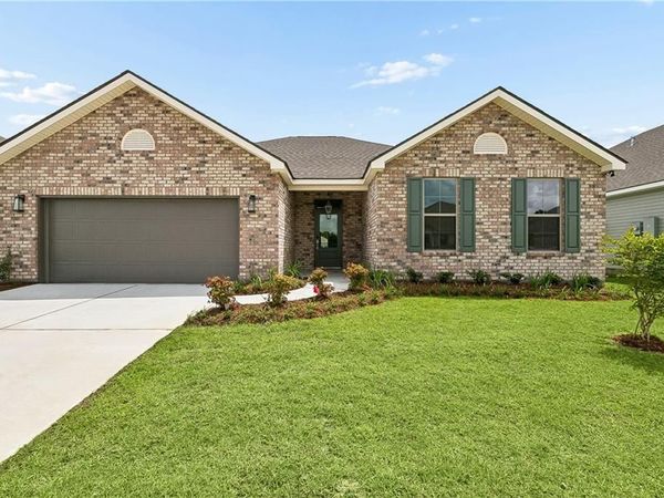 929 LAUREL OAKS Drive, Waggaman, LA 70094