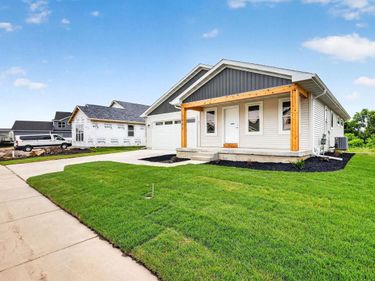 1061 Kamperschroer Way, Sun Prairie, WI 53590