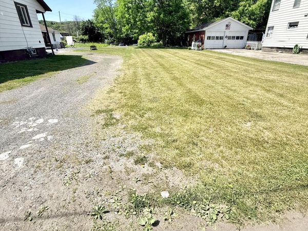 28 Carmichael Street, Amsterdam, NY 12010
