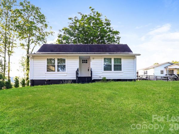 709 S Davis Avenue , Newton, NC 28658