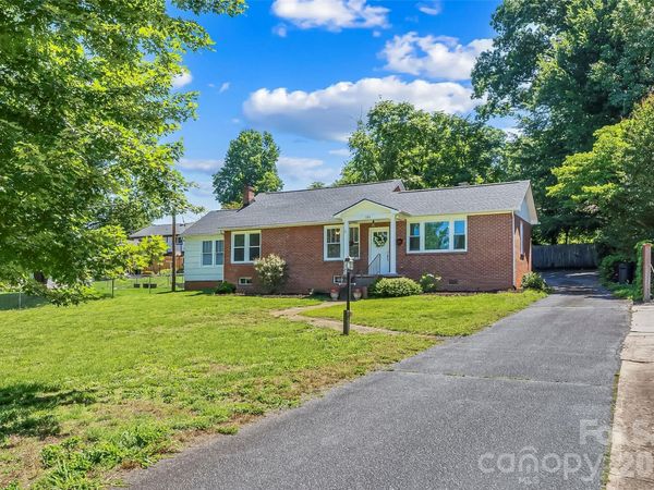101 Falls Street , Morganton, NC 28655