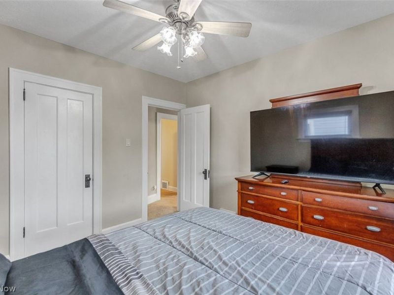 4458 W 48th Street, Cleveland, OH 44144 Photo 18