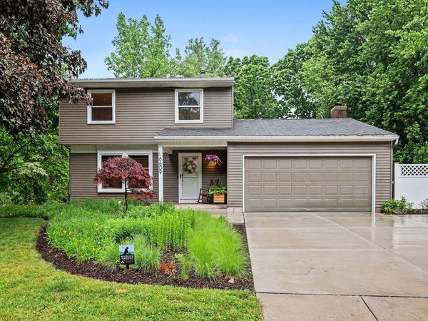 6609 Rix Street SE, Ada, MI 49301
