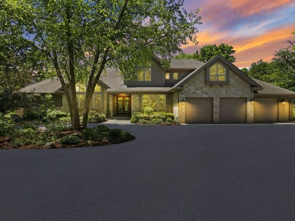 8806 WHISPERING PINES Trail , Woodstock, IL 60098