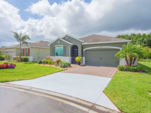 2543 Crowned Eagle Circle SW, Vero Beach, FL 32962