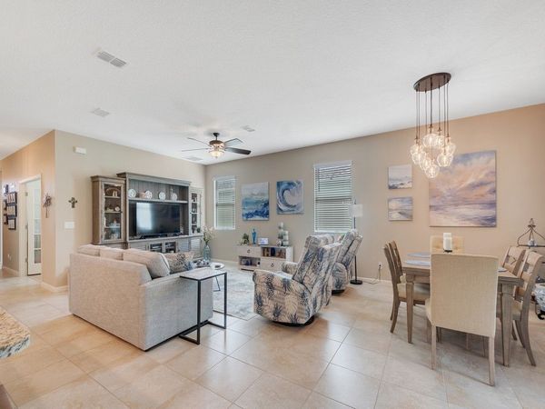 2543 Crowned Eagle Circle SW, Vero Beach, FL 32962