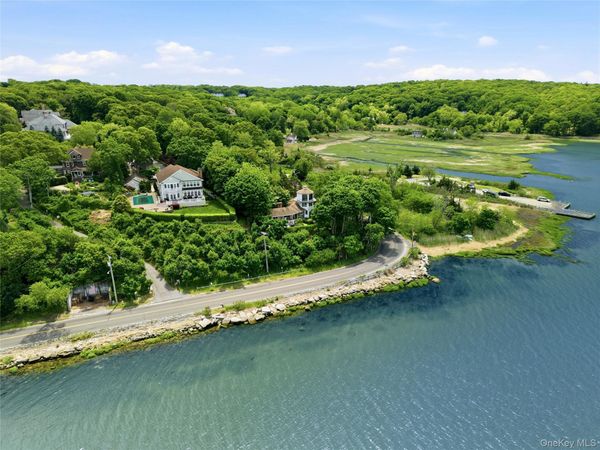 195 Shore Road , Mount Sinai, NY 11766