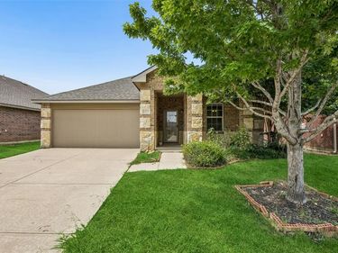 2429 Clairborne Drive, Fort Worth, TX 76177