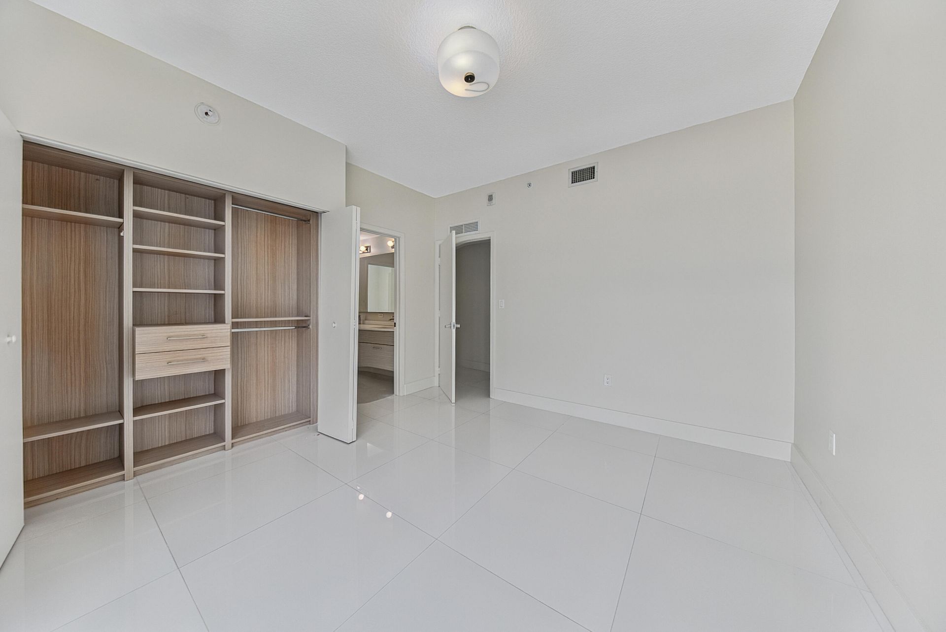 600 NE 27th Street, Unit 1605, Miami, FL 33137 Photo