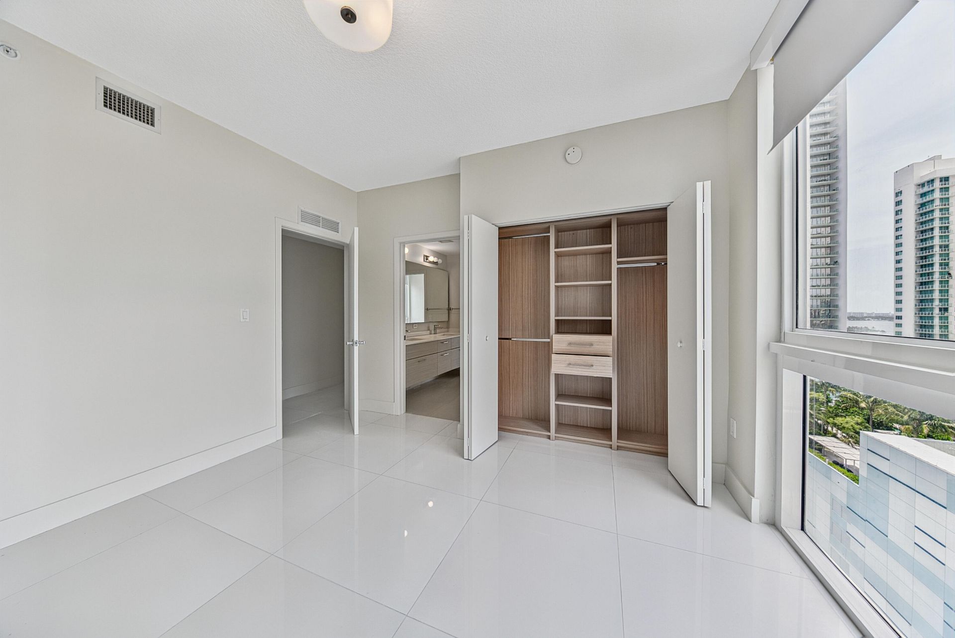 600 NE 27th Street, Unit 1605, Miami, FL 33137 Photo