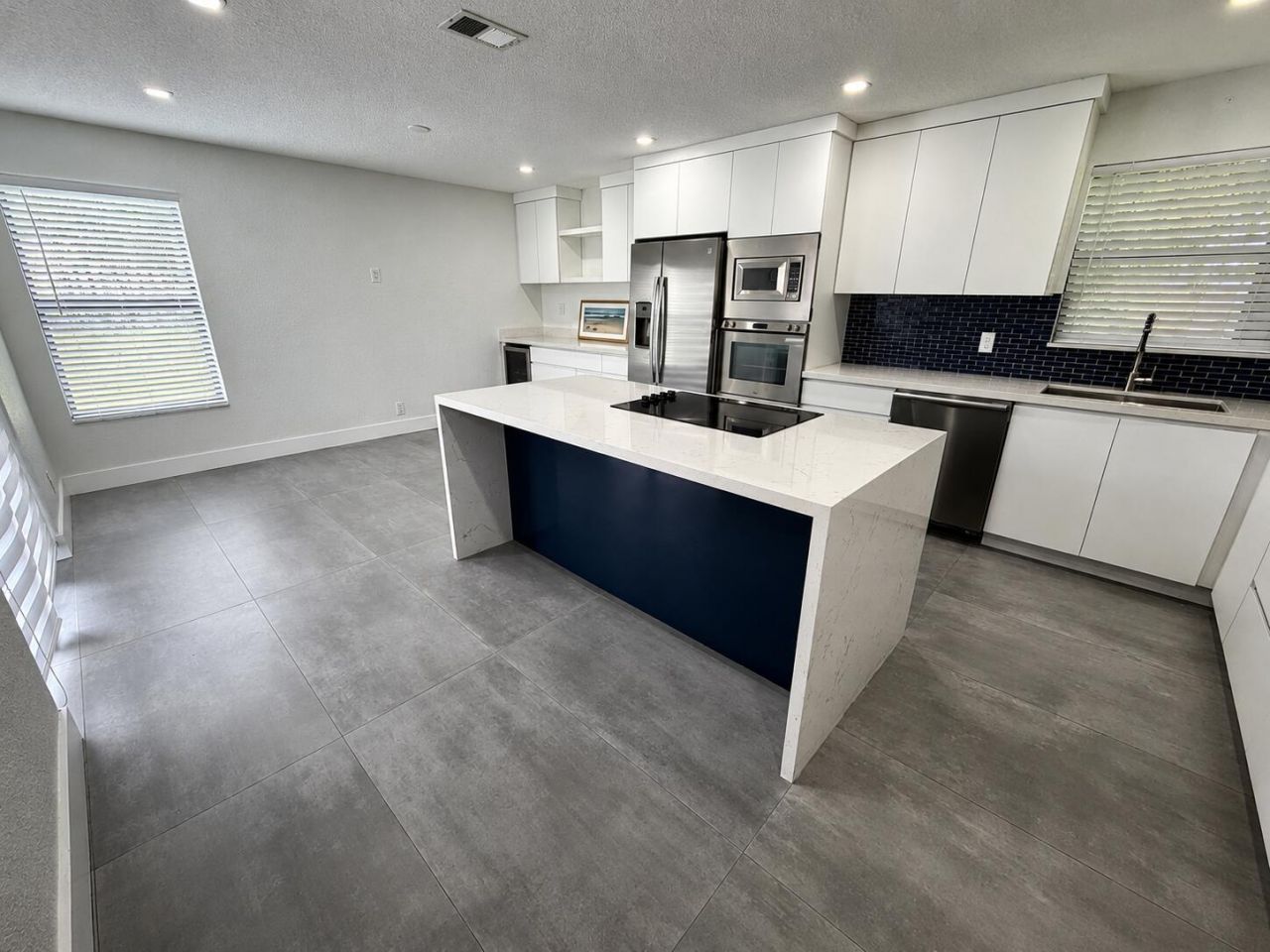 4683 NW 99th Terrace, Sunrise, FL 33351 Photo