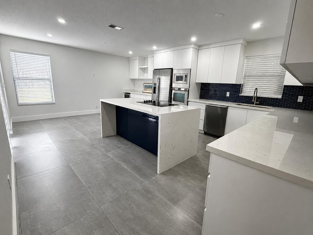 4683 NW 99th Terrace, Sunrise, FL 33351 Photo