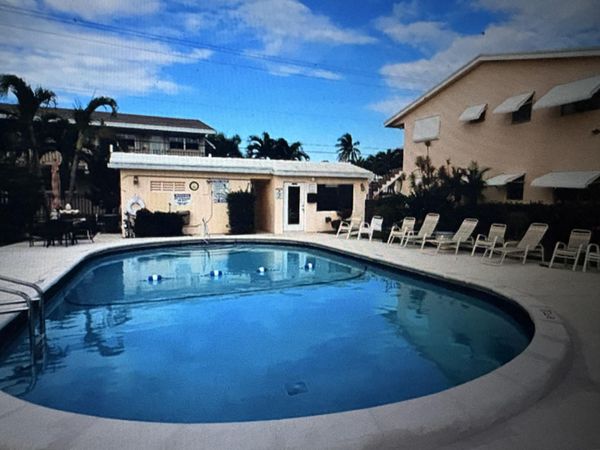 2160 NE 56th Court, Unit 107, Fort Lauderdale, FL 33308