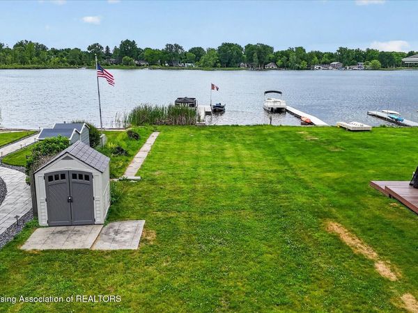 5841 Carlton Street, Haslett, MI 48840