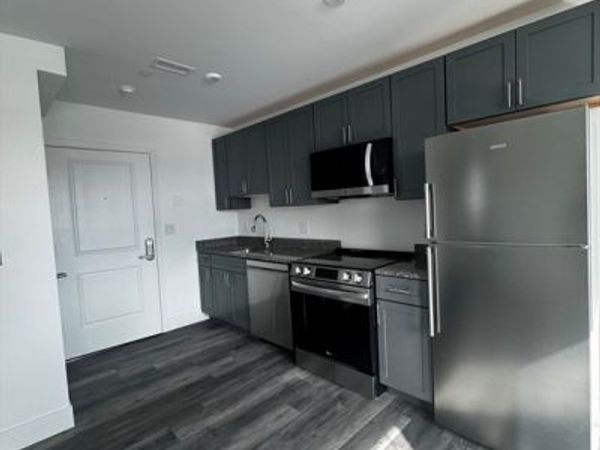 585 Essex St, Unit 418, Lynn, MA 01901