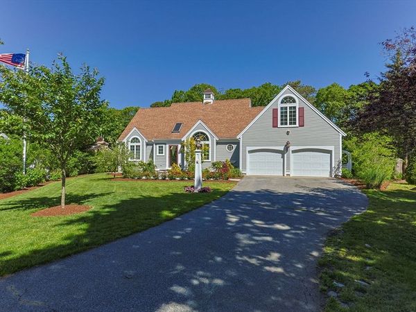 15 Camrose Ct, Barnstable, MA 02601