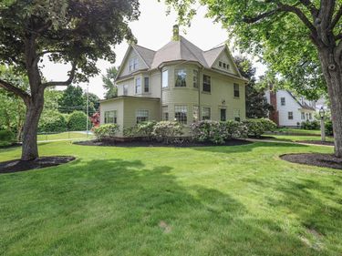 27 Eastman Street, Nashua, NH 03060