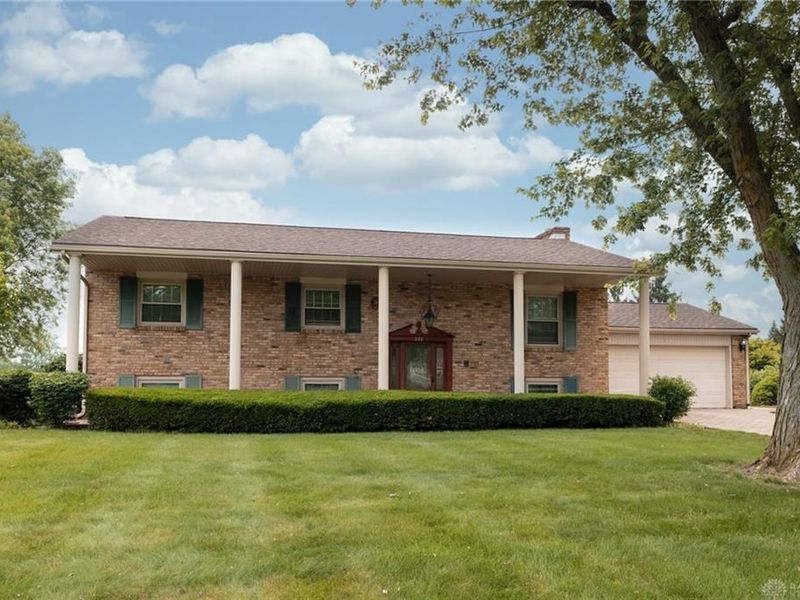 283 Dogwood Drive, Greenville, OH 45331 Photo 2