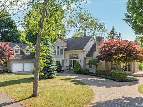 905 Spring Drive, Northville Twp, MI 48167