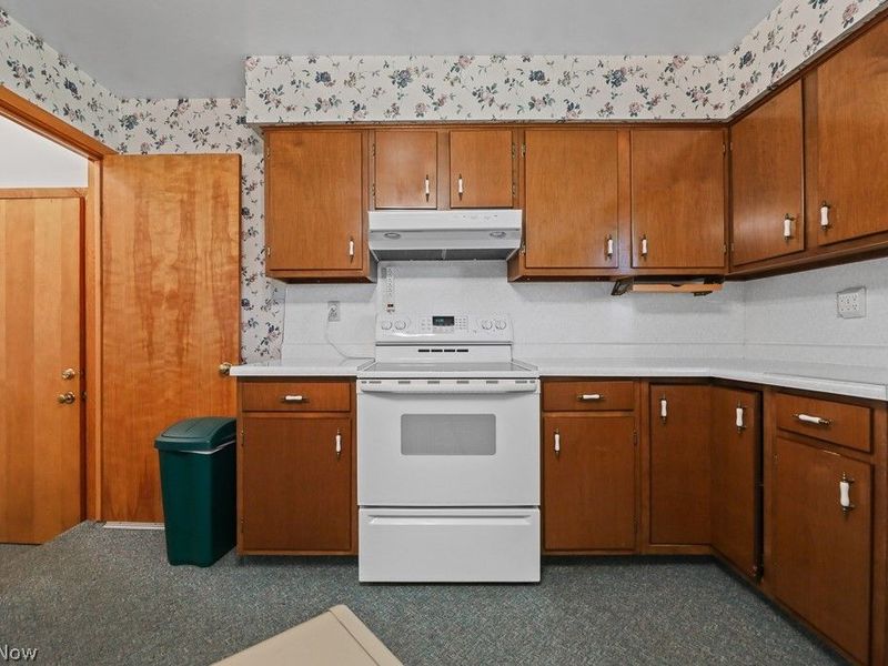 8000 Parks Avenue NE, Alliance, OH 44601 Photo 10