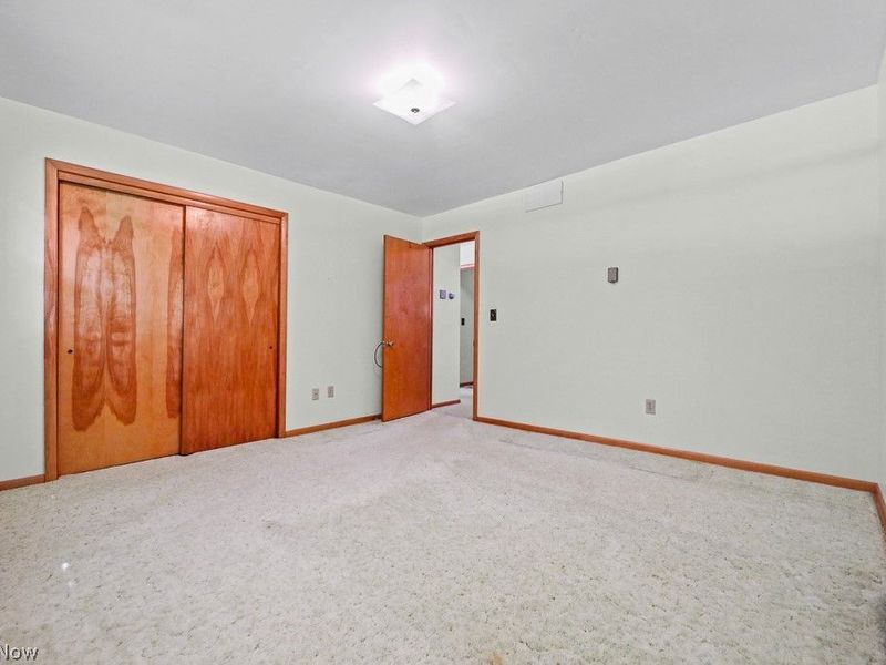 8000 Parks Avenue NE, Alliance, OH 44601 Photo 18