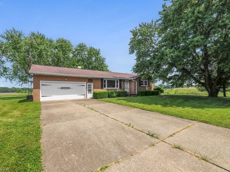 8000 Parks Avenue NE, Alliance, OH 44601 Photo 2