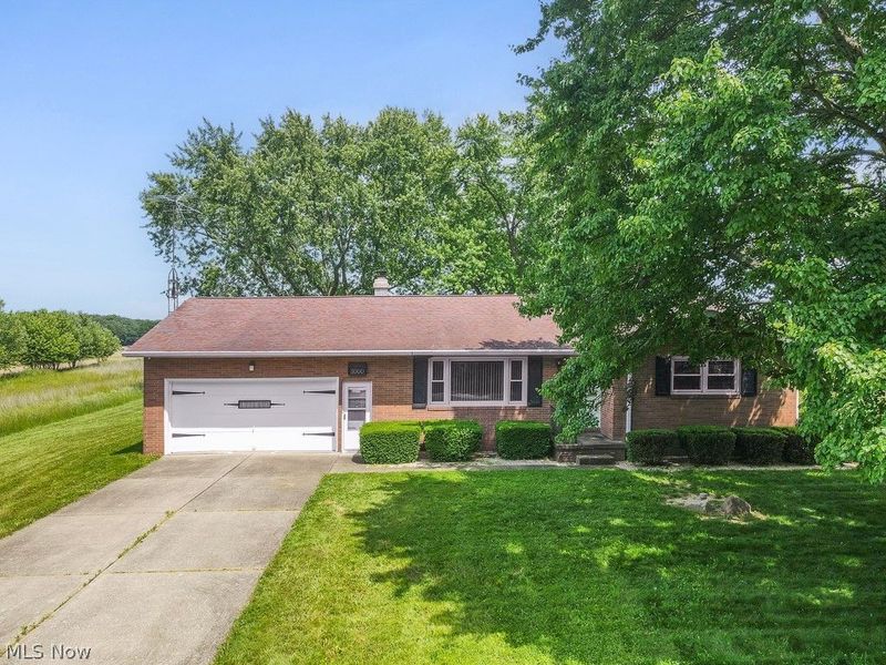 8000 Parks Avenue NE, Alliance, OH 44601 Photo 28