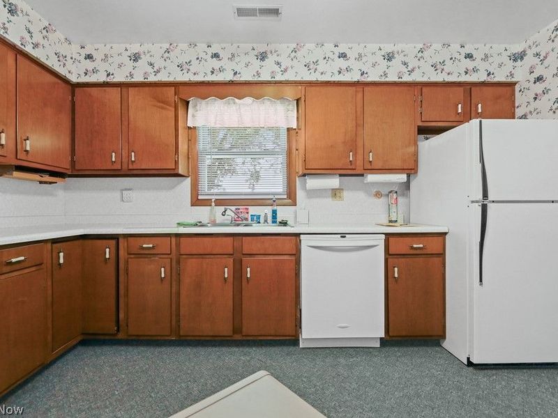 8000 Parks Avenue NE, Alliance, OH 44601 Photo 9