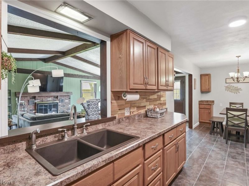 183 Sunrise Drive , Amherst, OH 44001 Photo 11