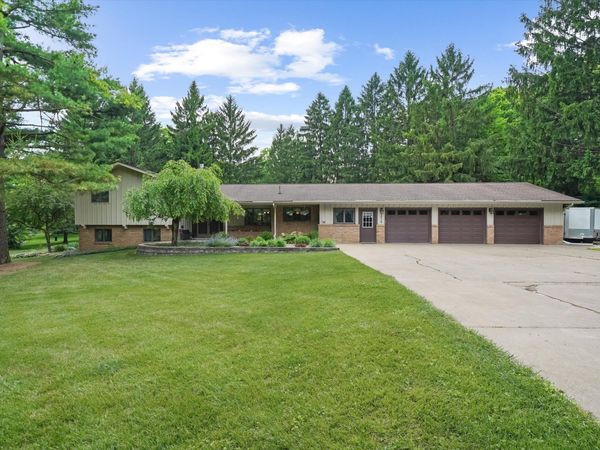 1510 York Terrace, Saline, MI 48176