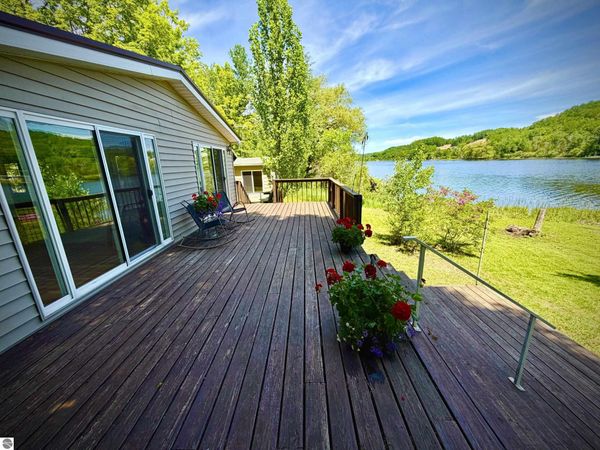 8614 Pete's Landing, Ellsworth, MI 49729