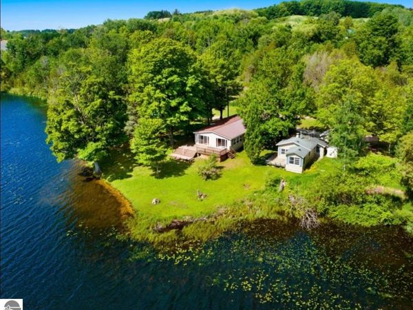 8614 Pete's Landing, Ellsworth, MI 49729