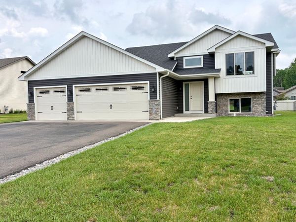 38313 Harder Avenue, North Branch, MN 55056