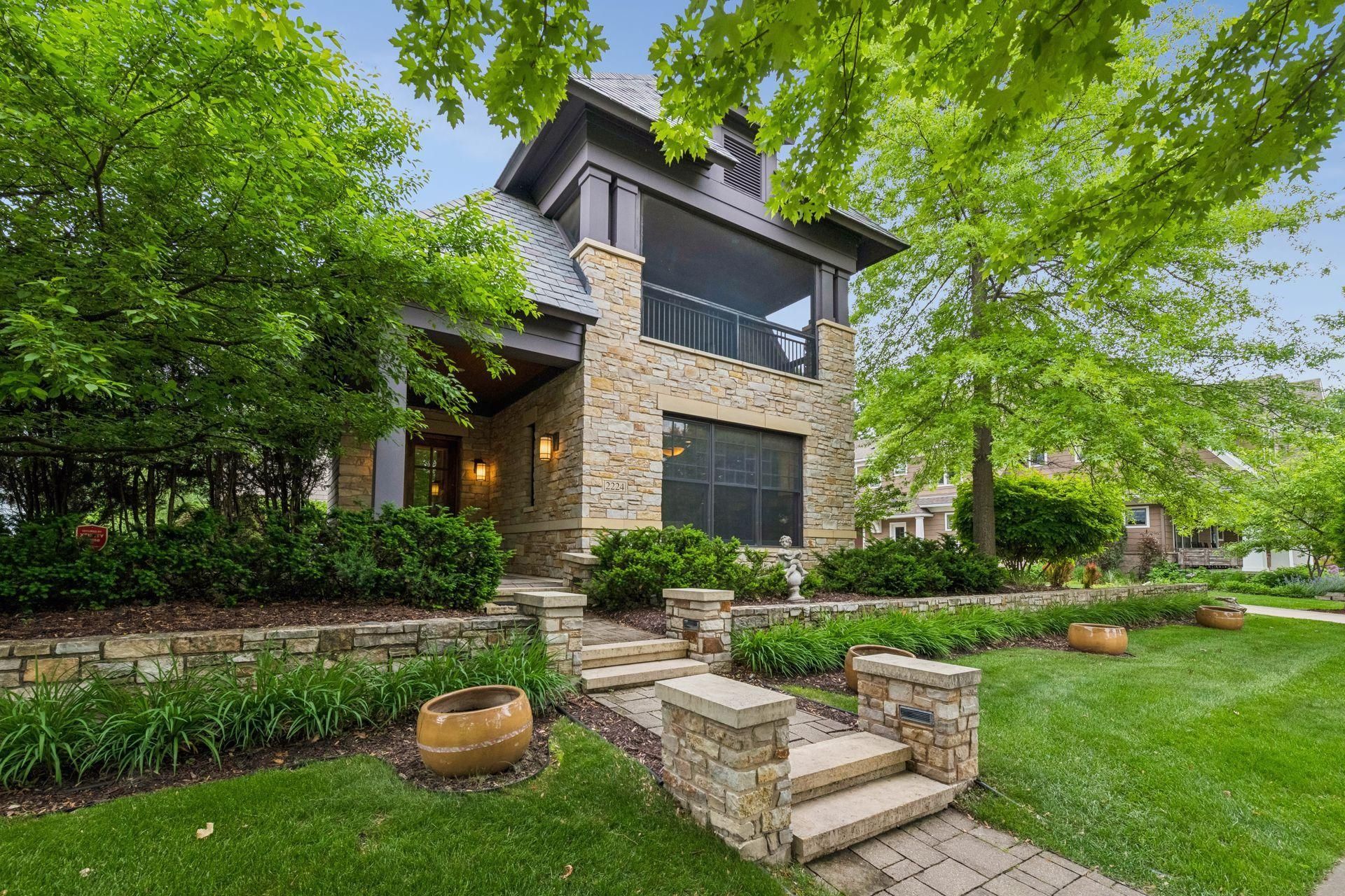 2224 Portico Green , Wayzata, MN 55391