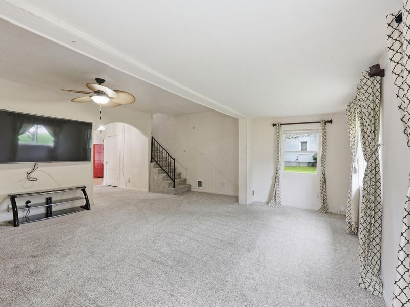 1862 Harrisburg Pike , Grove City, OH 43123 Photo 2