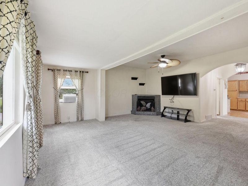 1862 Harrisburg Pike , Grove City, OH 43123 Photo 3