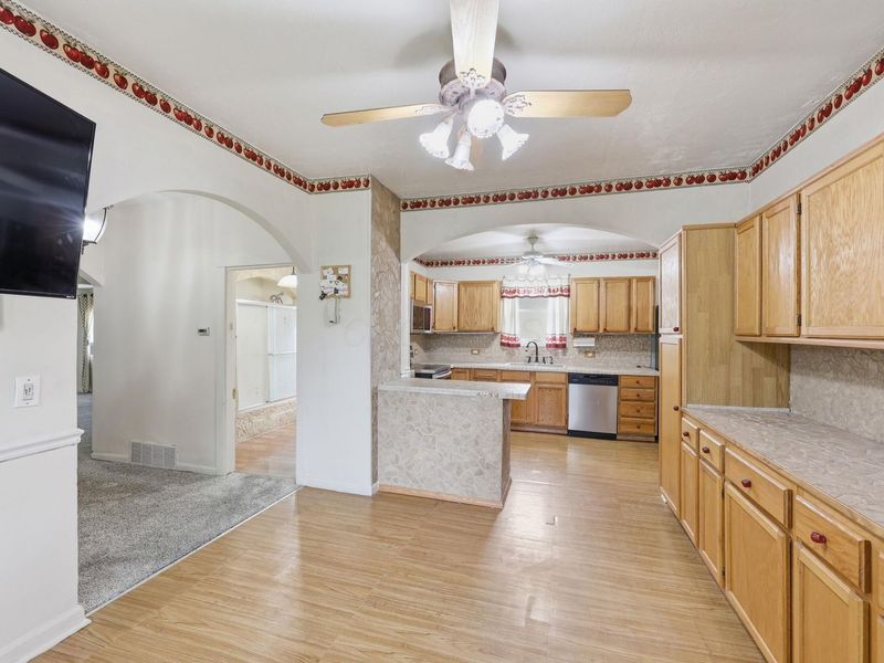 1862 Harrisburg Pike , Grove City, OH 43123 Photo 6