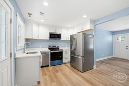 95 Fox Lane photo 4