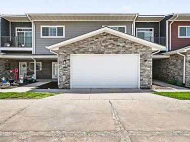 5941 N 158 Court, Unit 105, Omaha, NE 68116