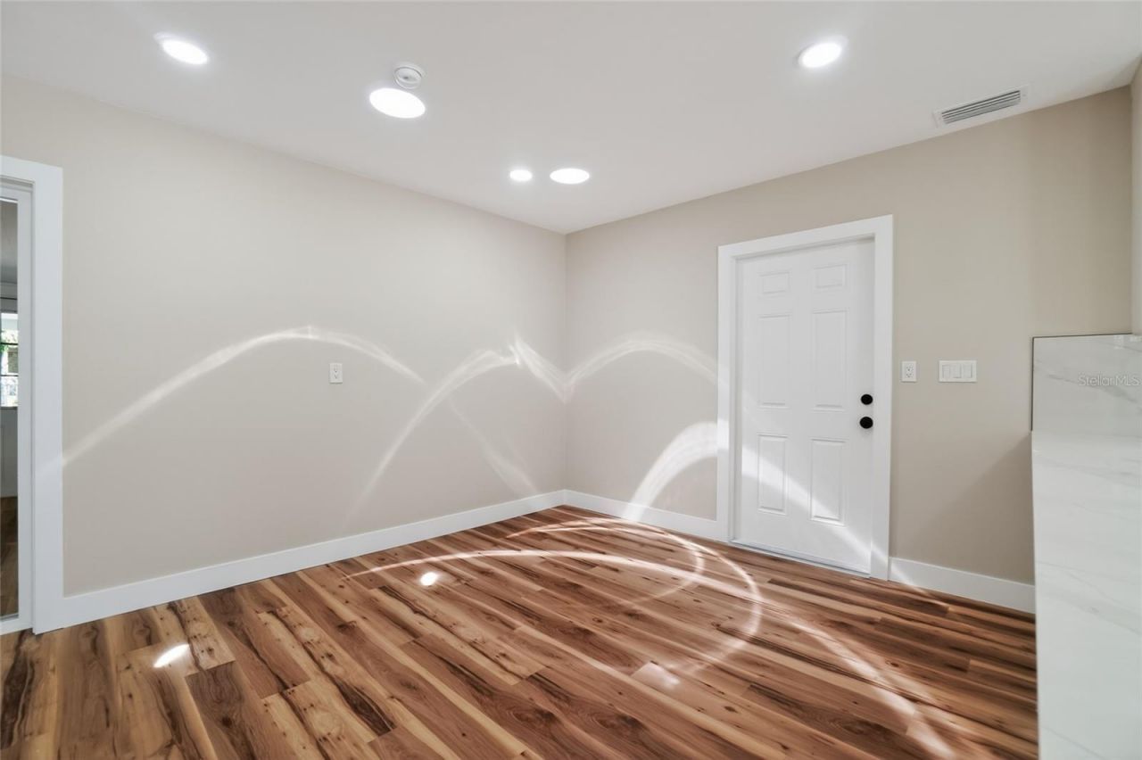 1524 Carson Circle Ne, Saint Petersburg, FL 33703 Photo