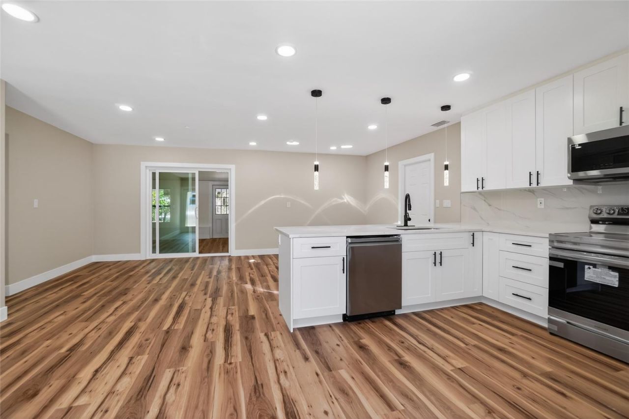 1524 Carson Circle Ne, Saint Petersburg, FL 33703 Photo